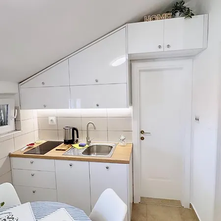 Apartment With Beutiful View-marijana *